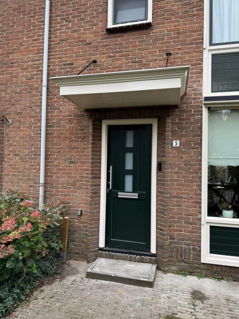 Deurluifel Kronenburg met trekstangen
